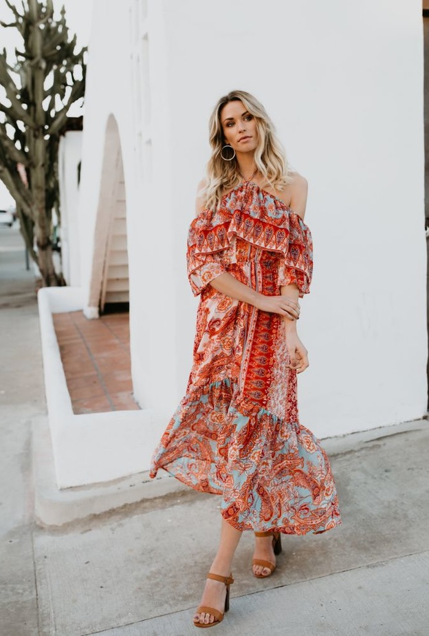  Giambattista Valli فستان كشكش باللون العنابي من