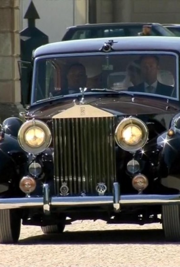 سيارة زفاف ميغان ماركل هدية من شركة رولز رويس
