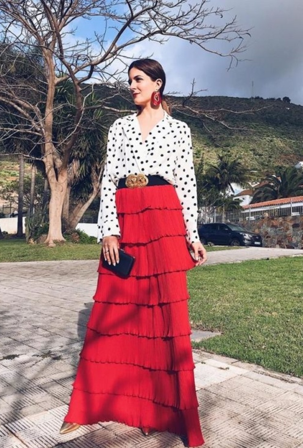 تنانير ماكسي عصرية هذا الموسم لاطلالات راقية وشبابية