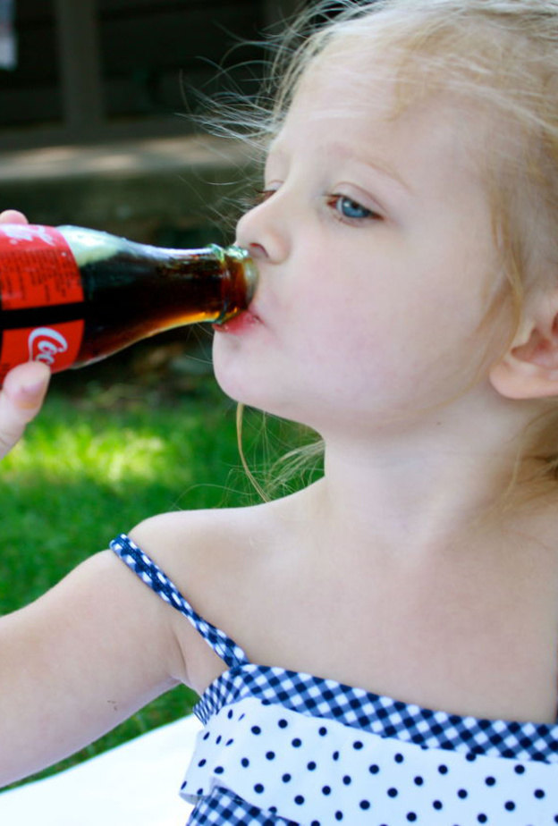 المشروبات الغازية تسبب تلف خلايا المخ عند الأطفال فانتبهي لذلك عزيزتي الأم