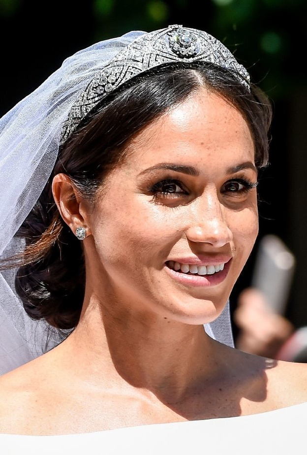  ارتدت ميغان ماركل في الاحتفال المسائي الخاتم الماسي الازرق الذي كانت تملكه الاميرة ديانا