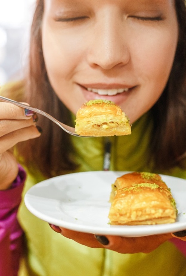 نصائح لتناول حلويات رمضان دون زيادة في الوزن