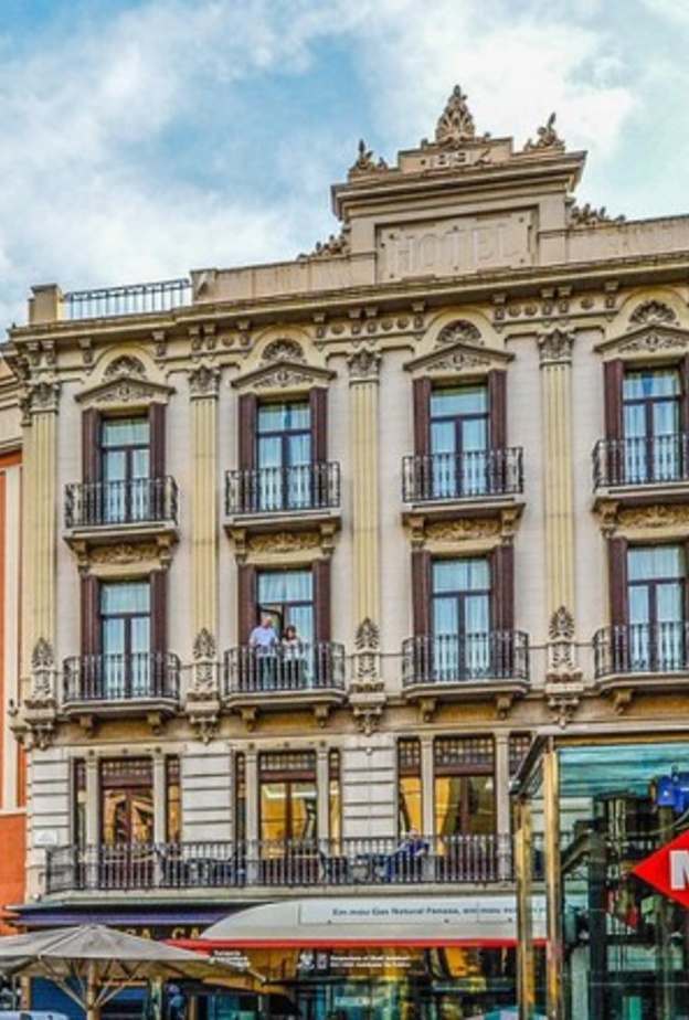 شارع كارير دي إنريك غرانادوس