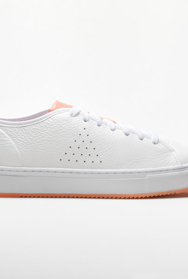 LE COQ SPORTIF تقدّم الحذاء الرياضي من الجلد JANE