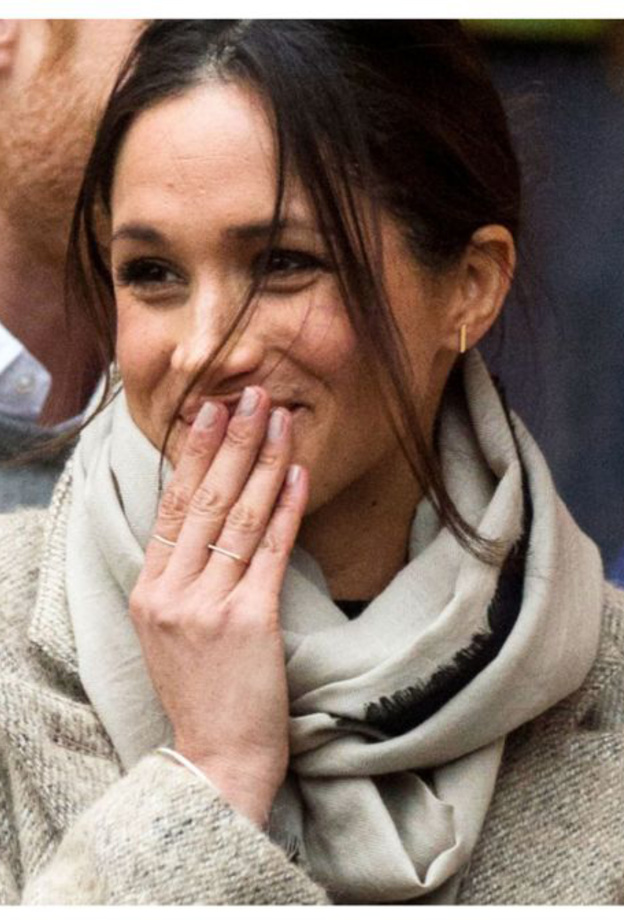 ميغان ماركل ترتدي اقراطا من دار من دار Gabriela Artigas