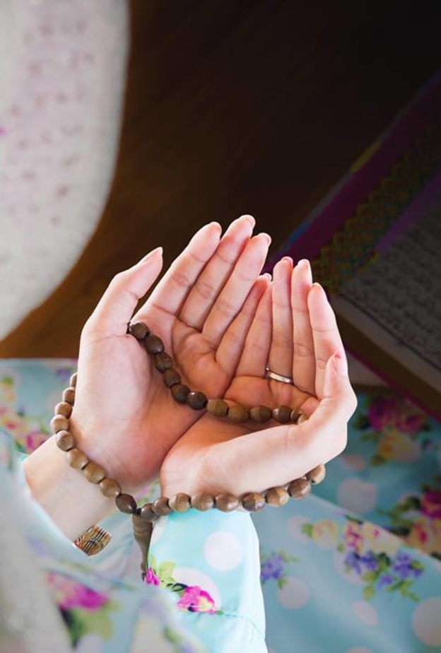 الطهارة من الحيض بعد أذان الفجر