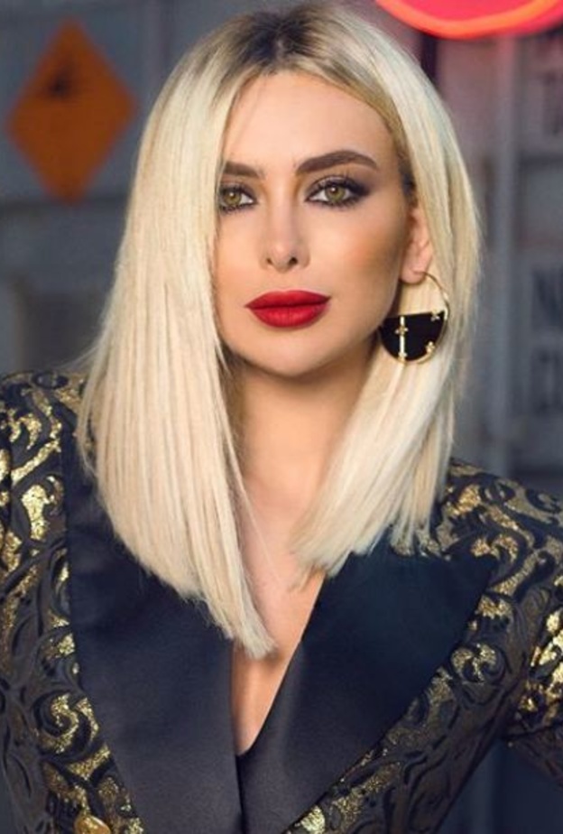 ستيفاني صليبا نجمة فوق السحاب