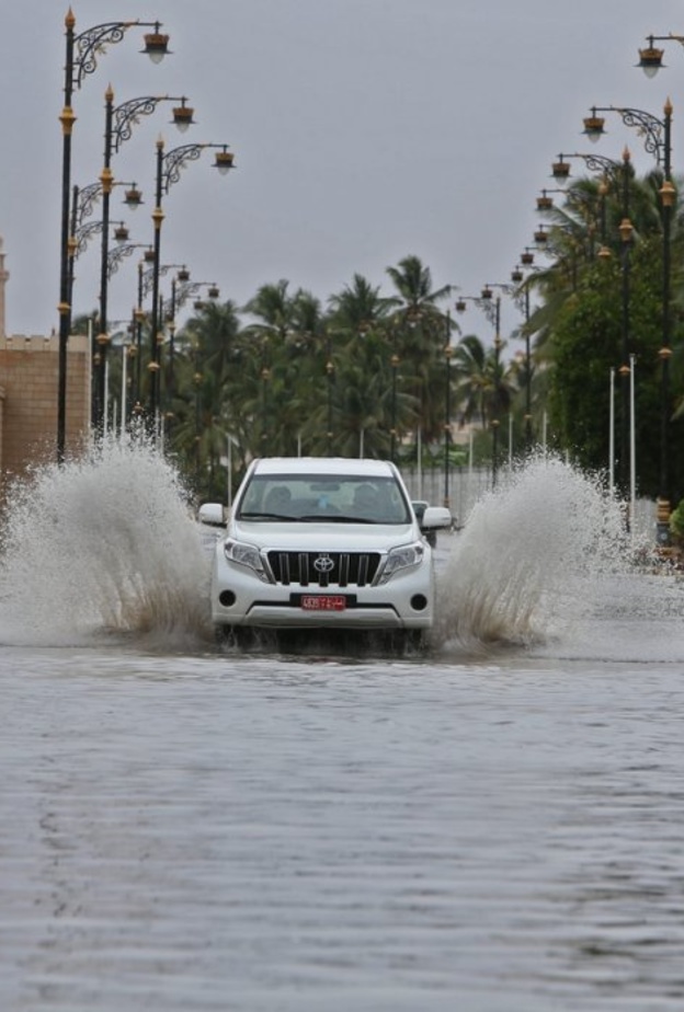 اعصار مكونو في سلطنة عمان