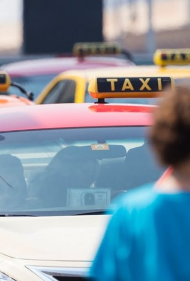 تاكسي دبي رحلات مجانية لأصحاب الهمم في عام زايد