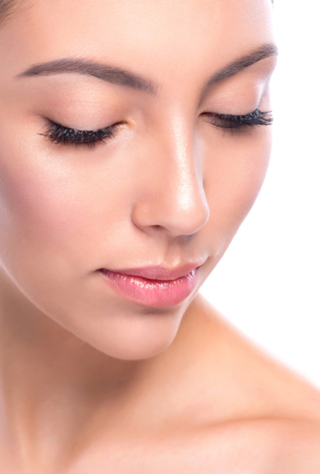  عززي نمو رموشك بهذه الزيوت الطبيعية