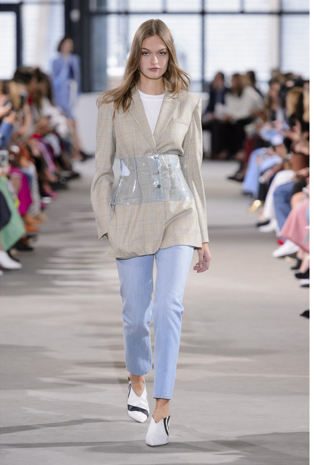 موضة المونوكروم المقلم لصيف 2018 من Aquilano e Rimondi