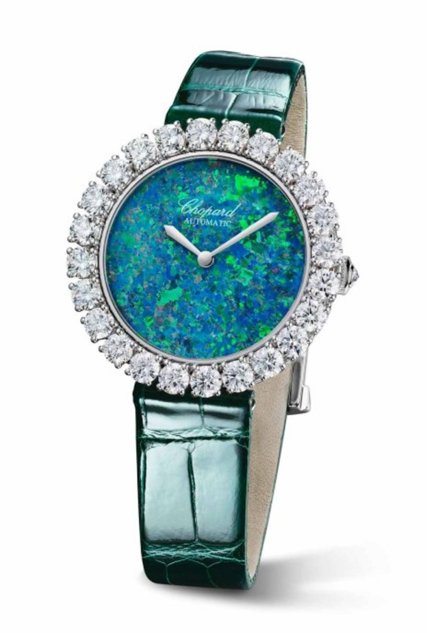 ساعة أوميغا بالماس والياقوت الأحمر