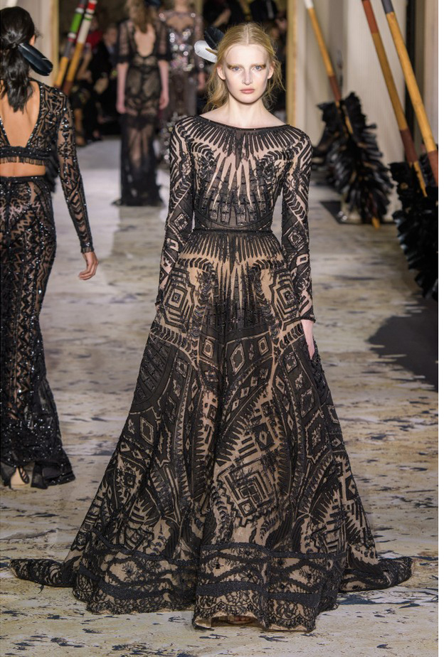 من الفساتين التي أعجبتنا من مجموعة خريف وشتاء 2018