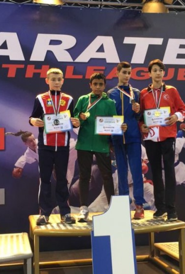  لاعب المنتخب السعودي للكاراتيه للبراعم انس الزهراني