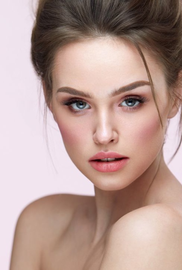  احصلي على خدود وردية بدون مكياج