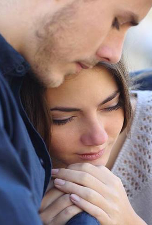 هل المرأة تحتاج الى العاطفة أكثر من الرجل 