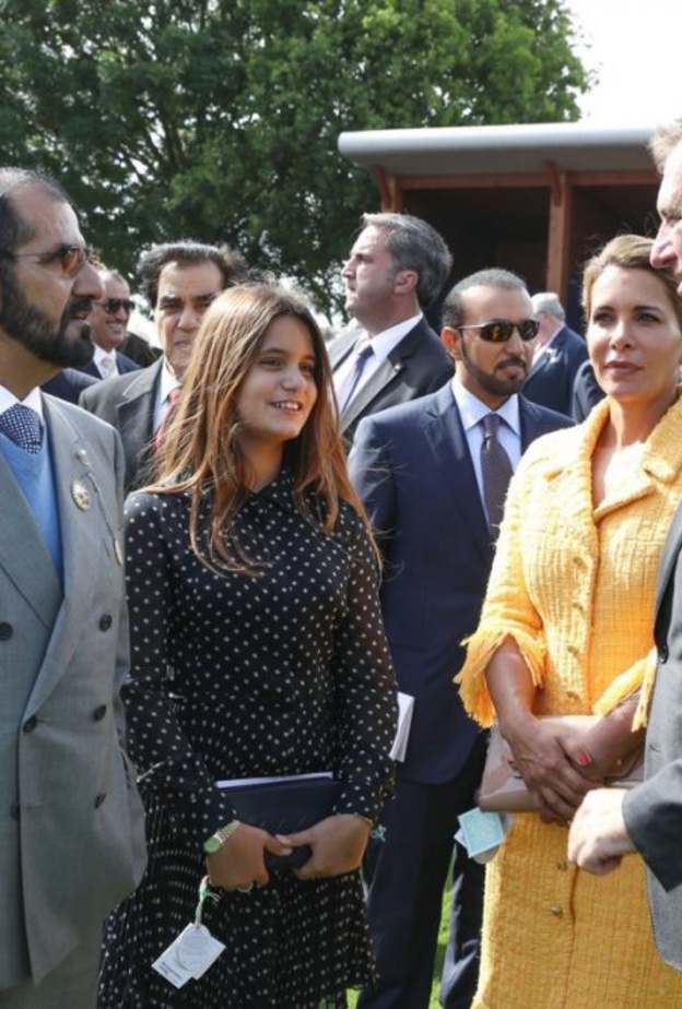 الشيخ محمد بن راشد يشهد سباق الاوكس الإنجليزي