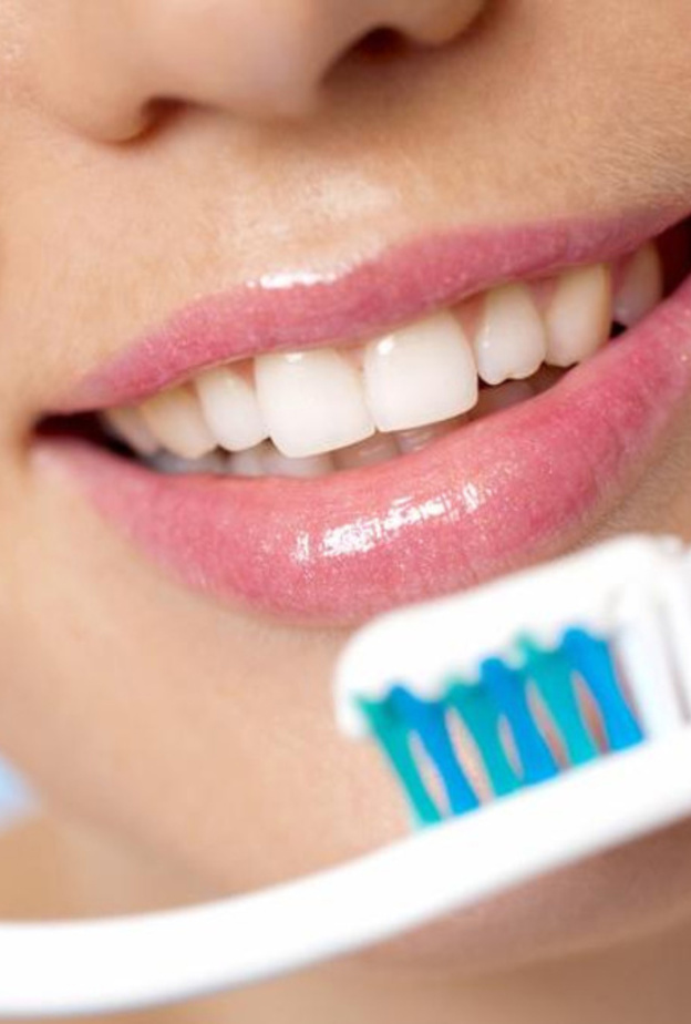 يجب تفريش الأسنان بعناية بعد الحشو