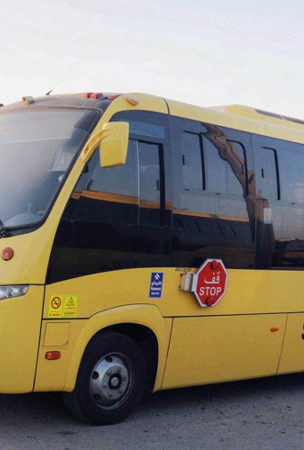 ايقاف سائق حافلة مدرسية متهور في أبوظبي