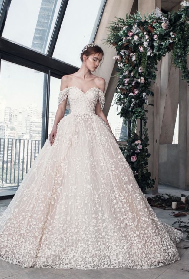 فستان من pronovias