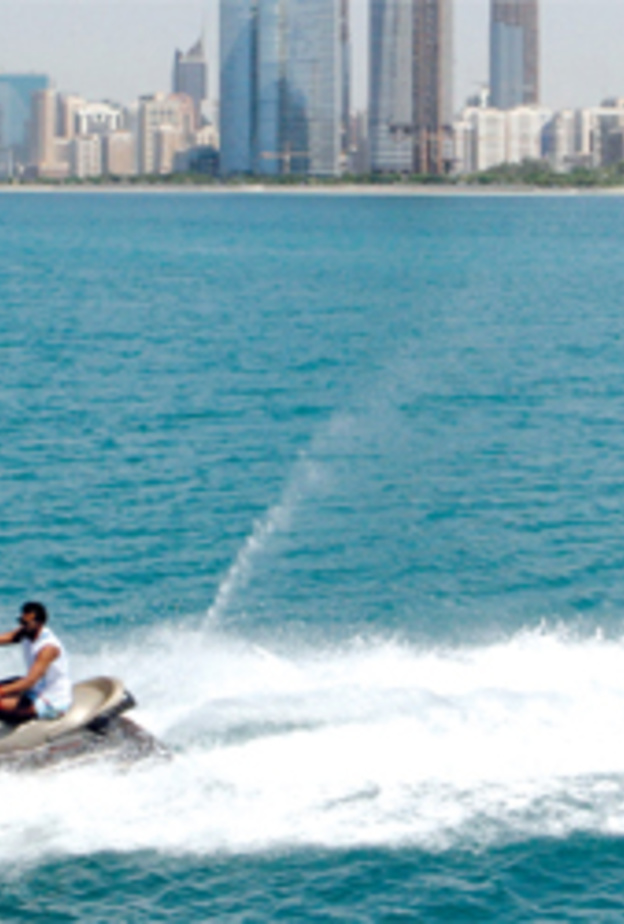 تعرف على موعد وشروط تسجيل الدراجات المائية "مجاناً" في أبوظبي  