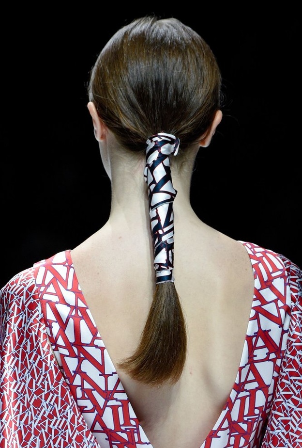 لفة الباندانا باسلوب عفوي