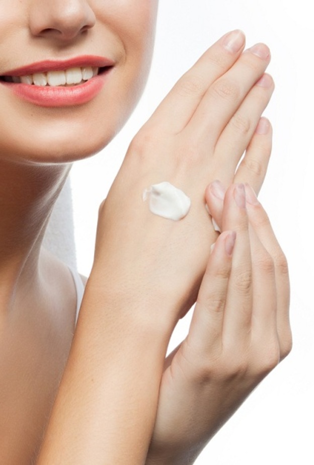 اصنعي بنفسك كريم تبييض لليدين