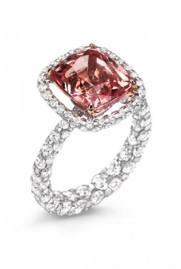 خاتم من ديور