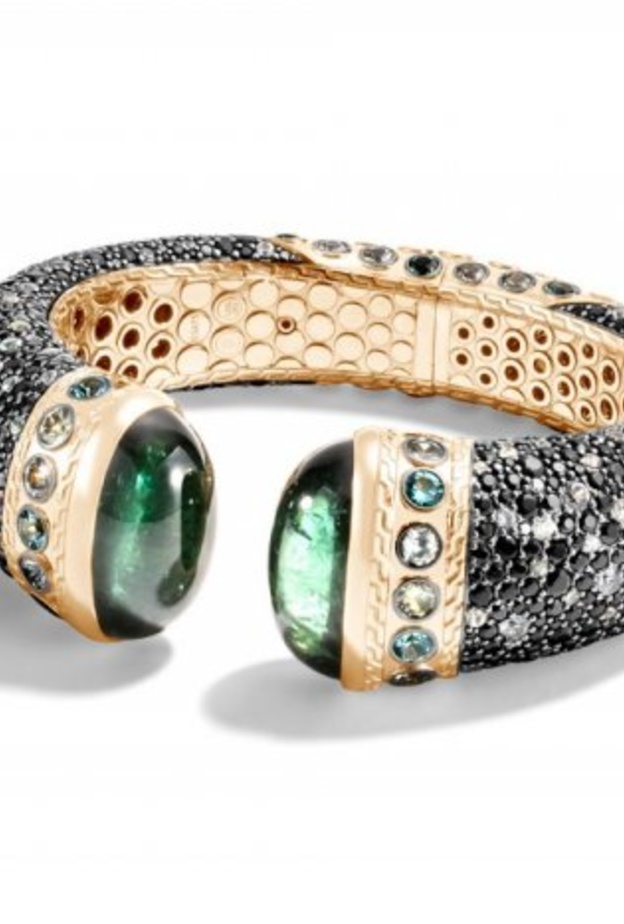 سوار من الذهب الابيض والياقوت الازرق والماس من داماس