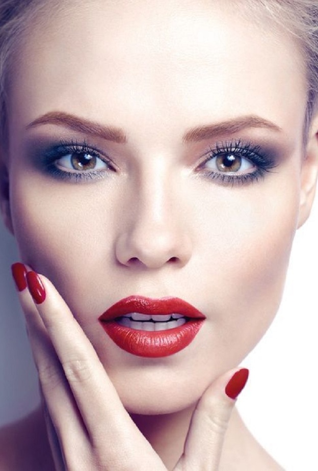 طريقة وضع الماسكارا تؤثر على حجم العين