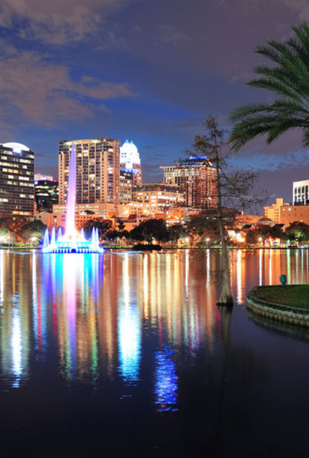 من مدن الملاهي في اورلاندو