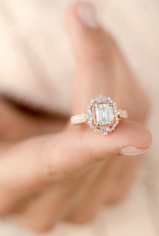 صور ارتداء خاتم الزفاف تبقى خالدة في ذاكرتك