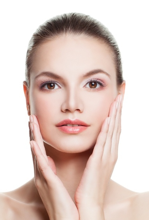 طبقي الخلطات الطبيعية لتفتيح لون البشرة قبل عيد الفطر