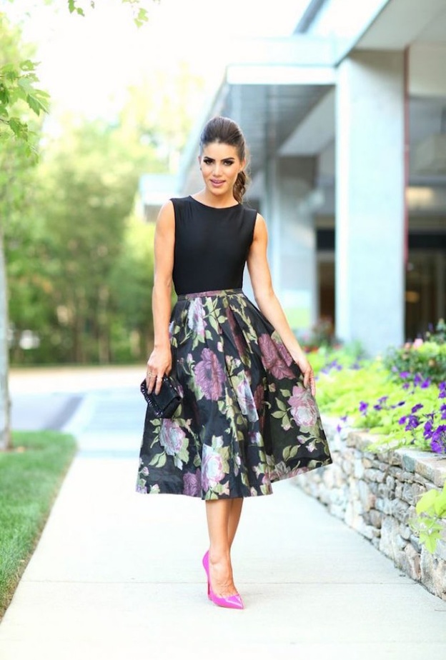  اطلالات أنيقة في الفساتين المستوحاة من حقبة الخمسينات