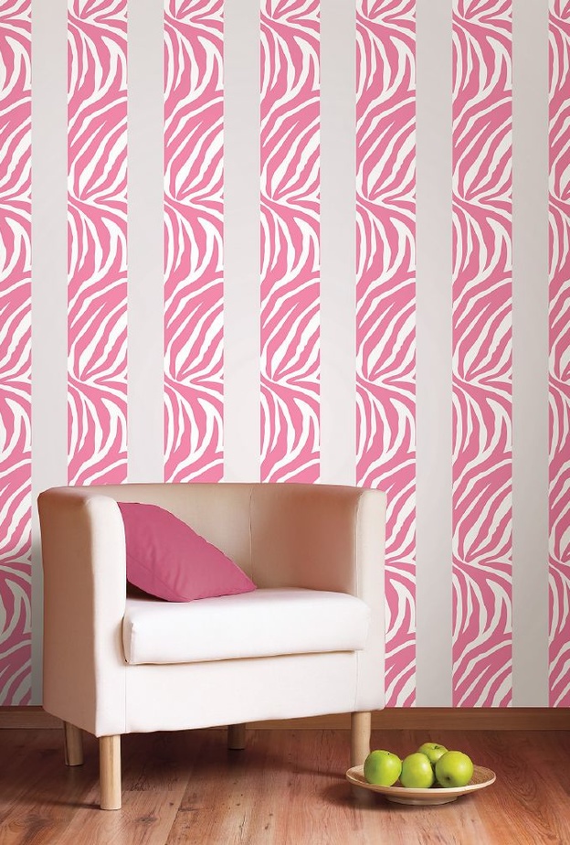 الزهور إضافة أنيقة على ديكور الجدار المقلم