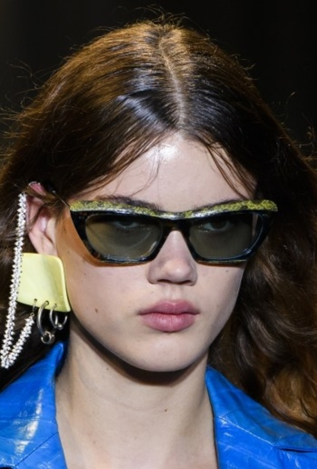 طرق اختيار النظارة الشمسية حسب شكل الوجه