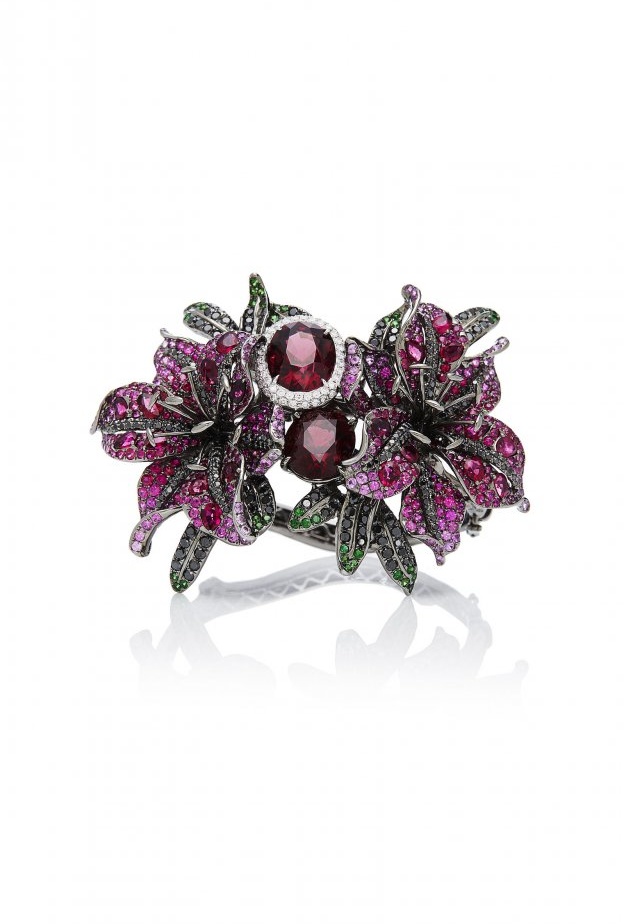 اسوارة من شانيلChanel