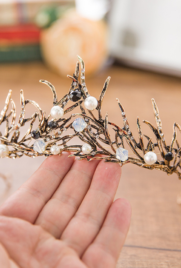 ساعة من اللؤلؤ من شانيل