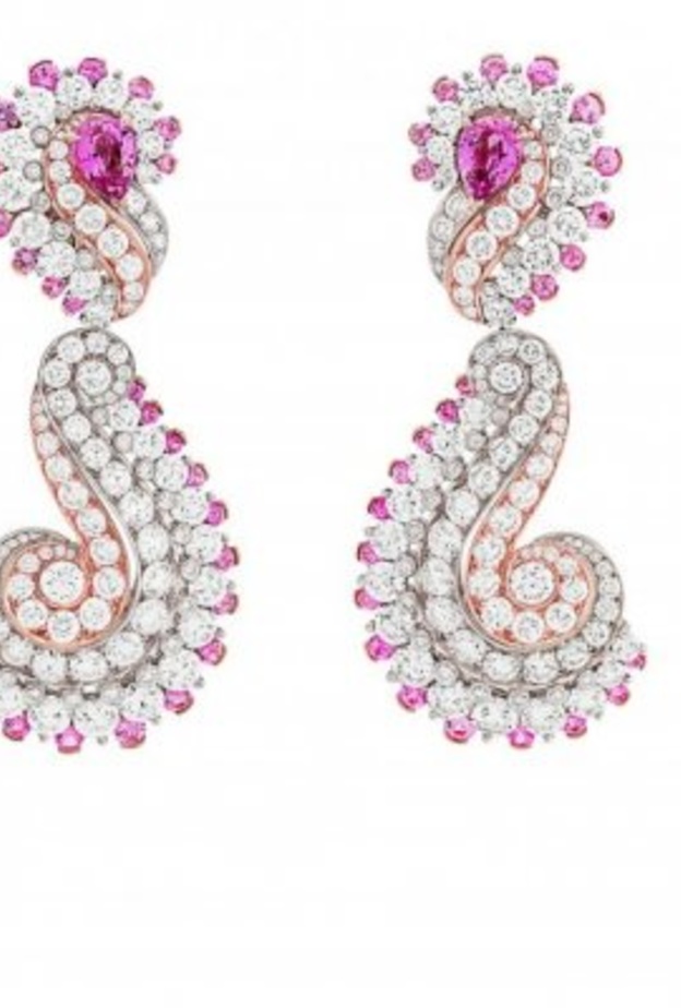  أقراط من فان كليف اند اربلز من الياقوت والماس والذهب