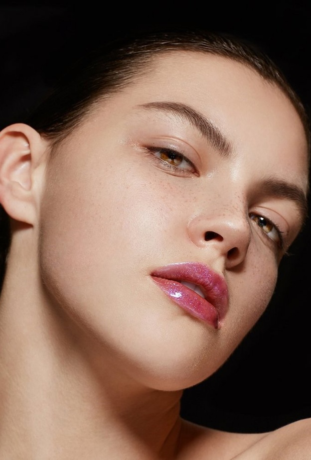  لمعة بنفسجية وفضية مميزة