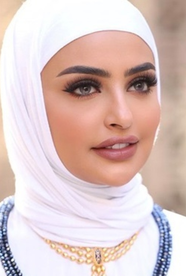  مكياج ناعم مع الآيلاينر السفلي للعروس المحجبة