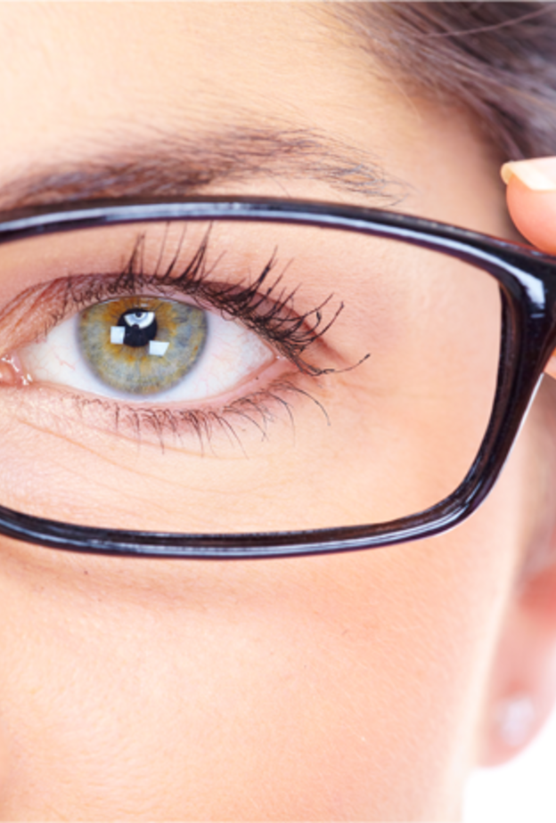 النظارات الطبية أحد علاجات طول النظر