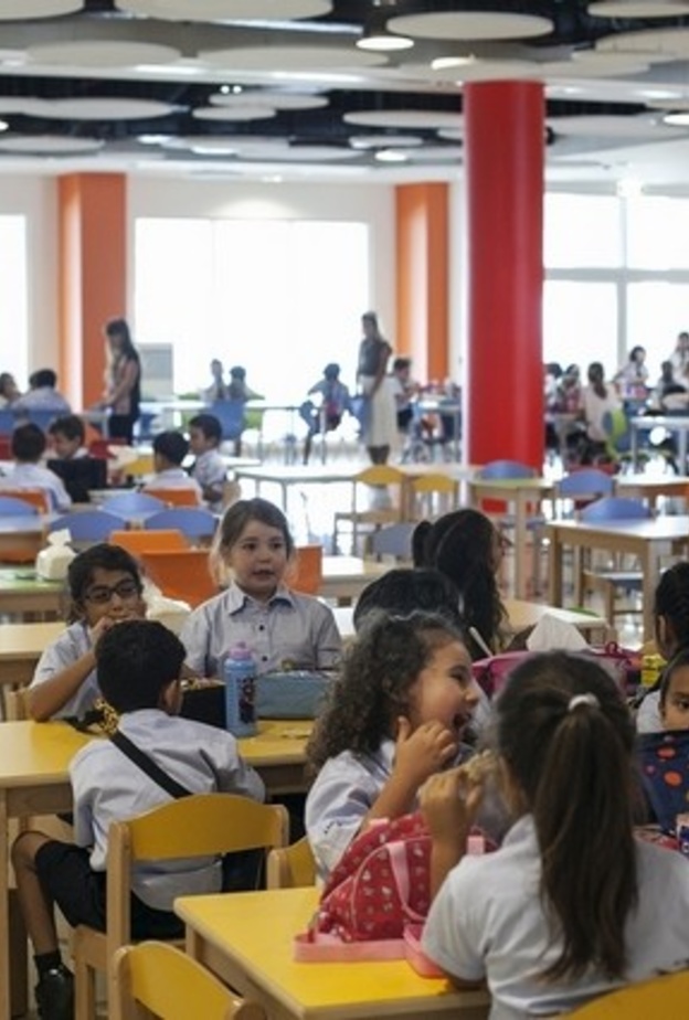 مدارس في أبوظبي تتقدم بزيادة رسومها