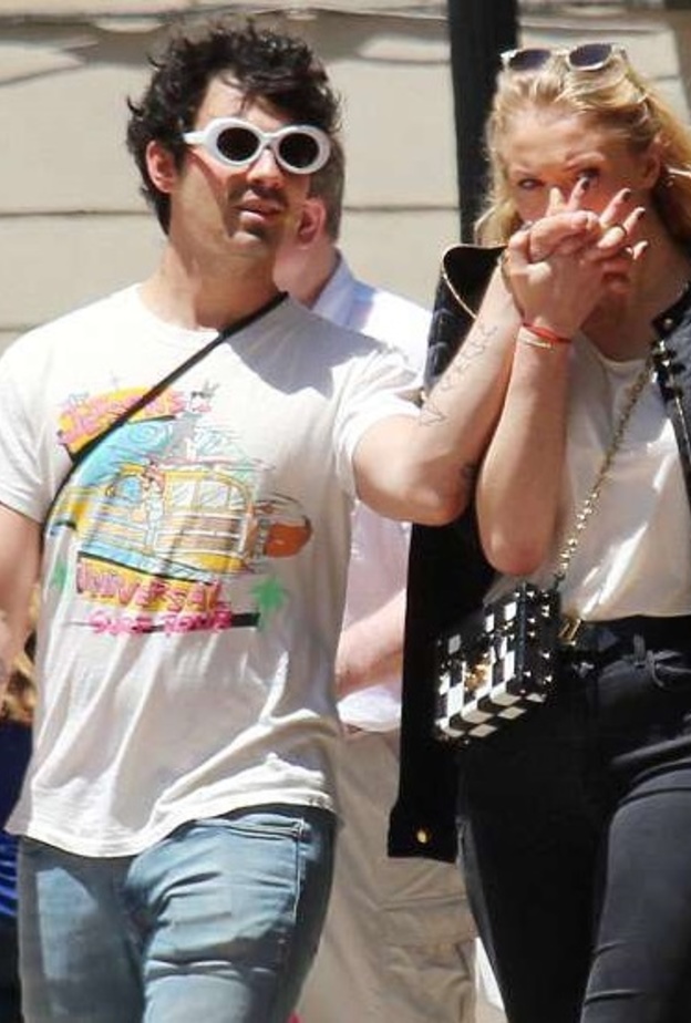 حتى حبهم ورومانسيتهم نقلوها إلى برشلونة