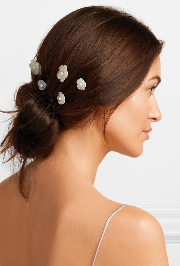 اكسسوارات ناعمة وأنيقة لشعر العروس