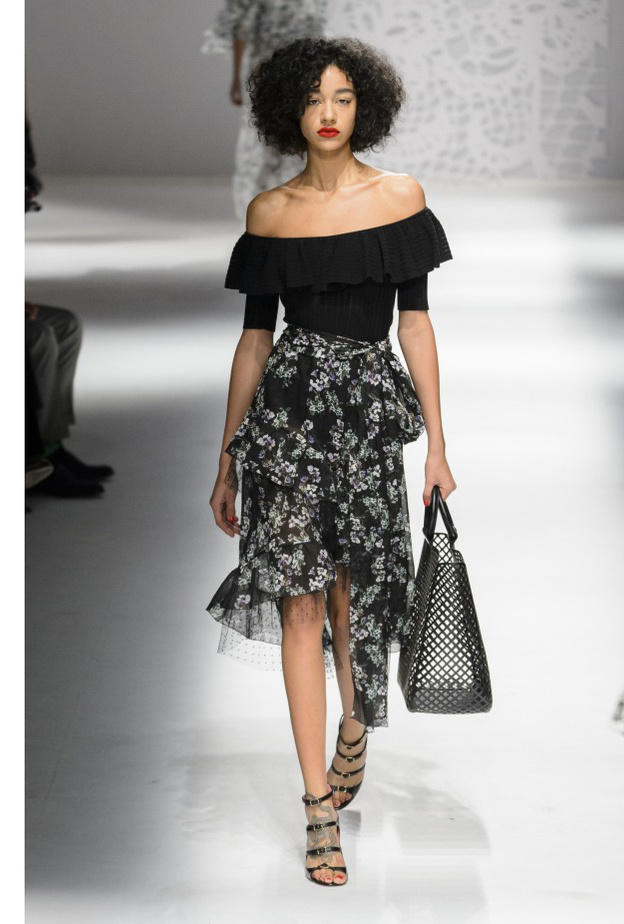 تنورة كلاسيكية من بلومارين