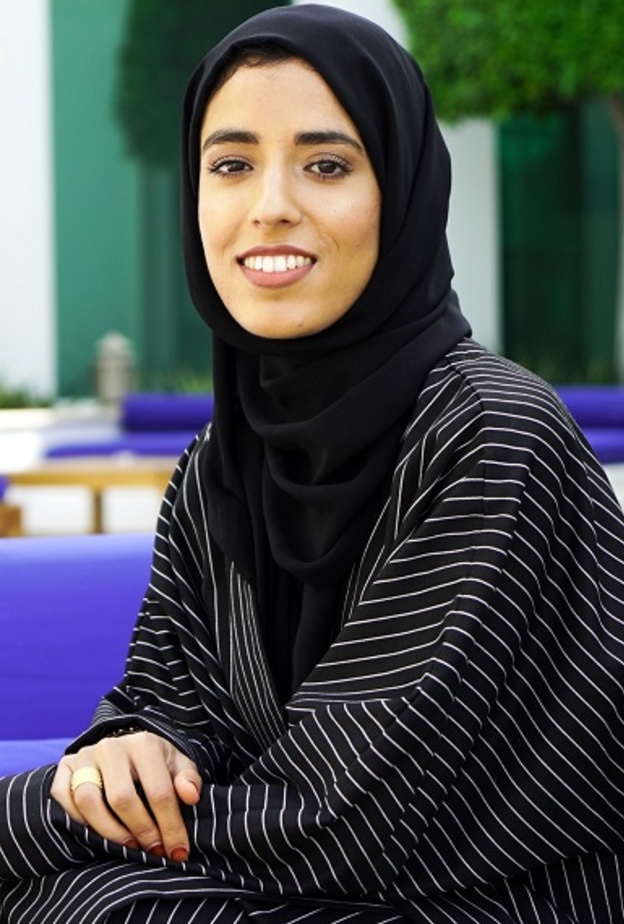 المصممة عذراء خميس