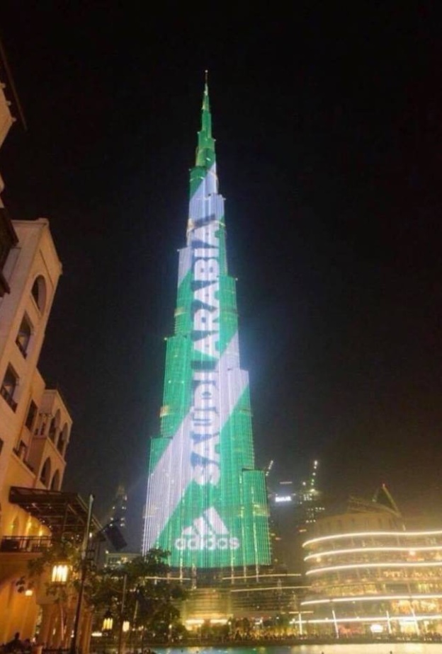 برج خليفة يشارك السعودية فرحة أول فوز عربي في مونديال روسيا