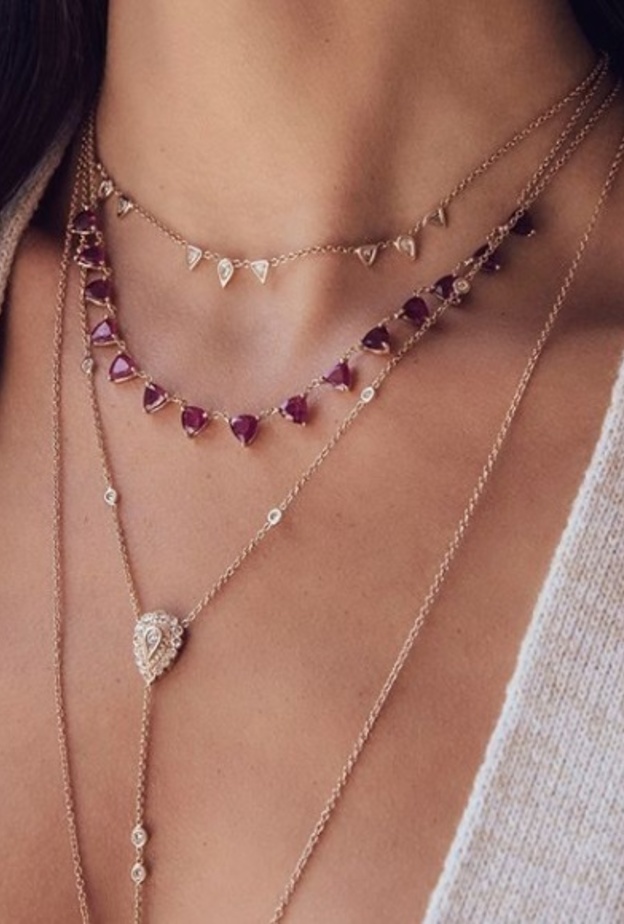 سلاسل ذهب من مجوهرات جاكي ايش