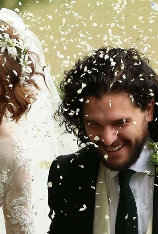 كيت هارينجتون و روز ليزلي 